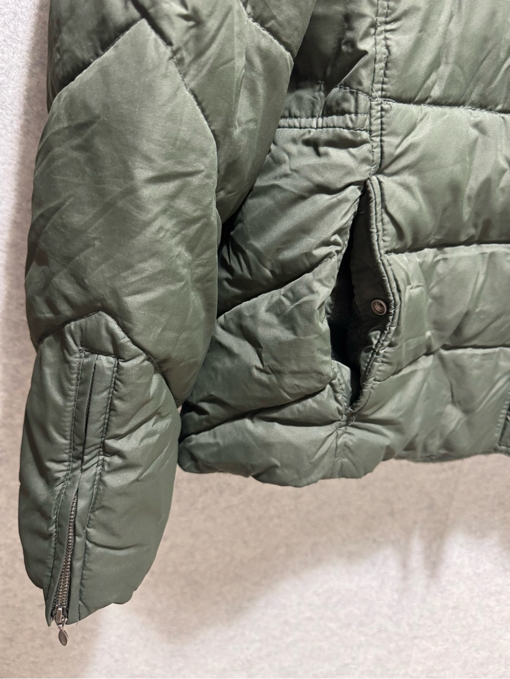 Bitten by Sarah Jessica Parker Olive Green Puffer Jacket - Picture 5 of 10